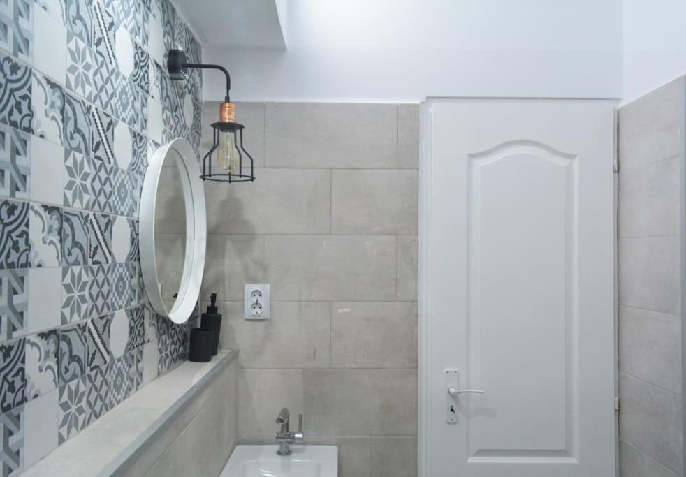 2 Bdr / Cozy Ap Near Old Town Appartement Boekarest Buitenkant foto